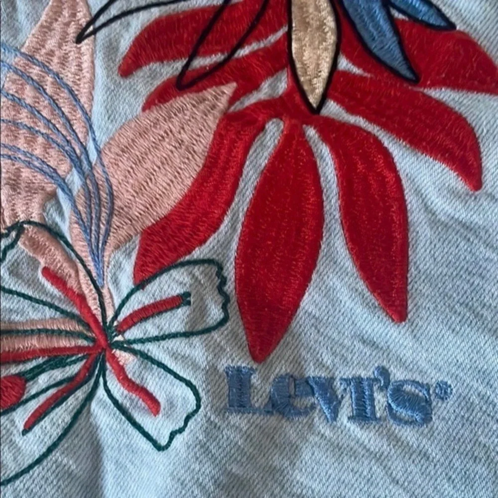 Levis Vintage Light Wash Cotton Denim Trucker‎ Jacket Floral Embroidery Mens M